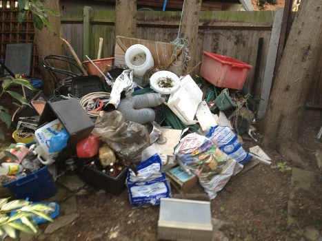 Professional house clearance workers in Chelsea